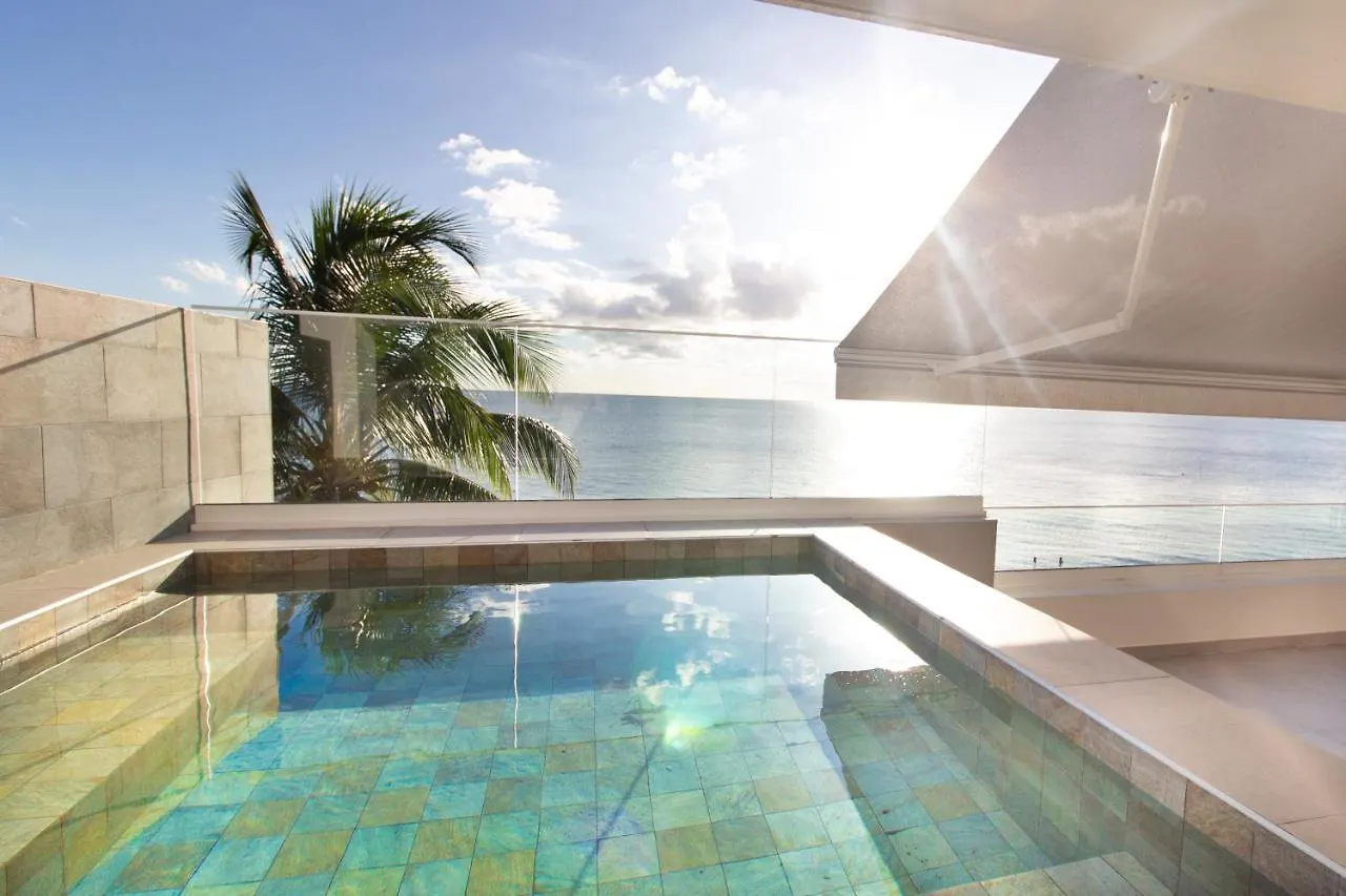 שולשה La Plage Martinique 0*,