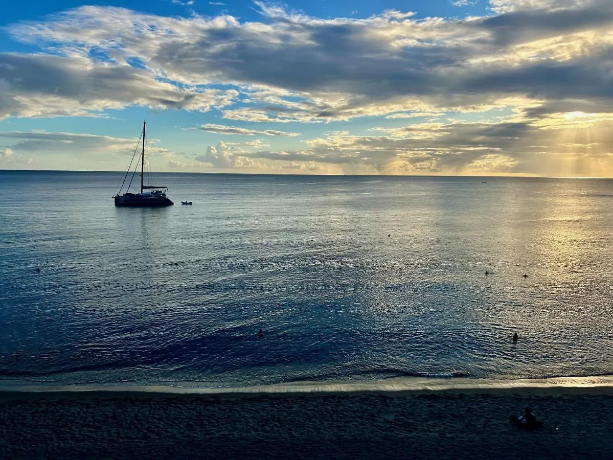 שולשה La Plage Martinique